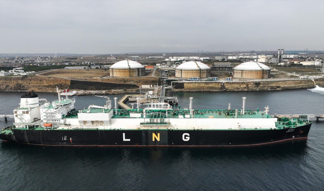 Sıvılaştırılmış doğal gaz (LNG) depolama ve gazlaştırma faaliyetlerine yaklaşık 30