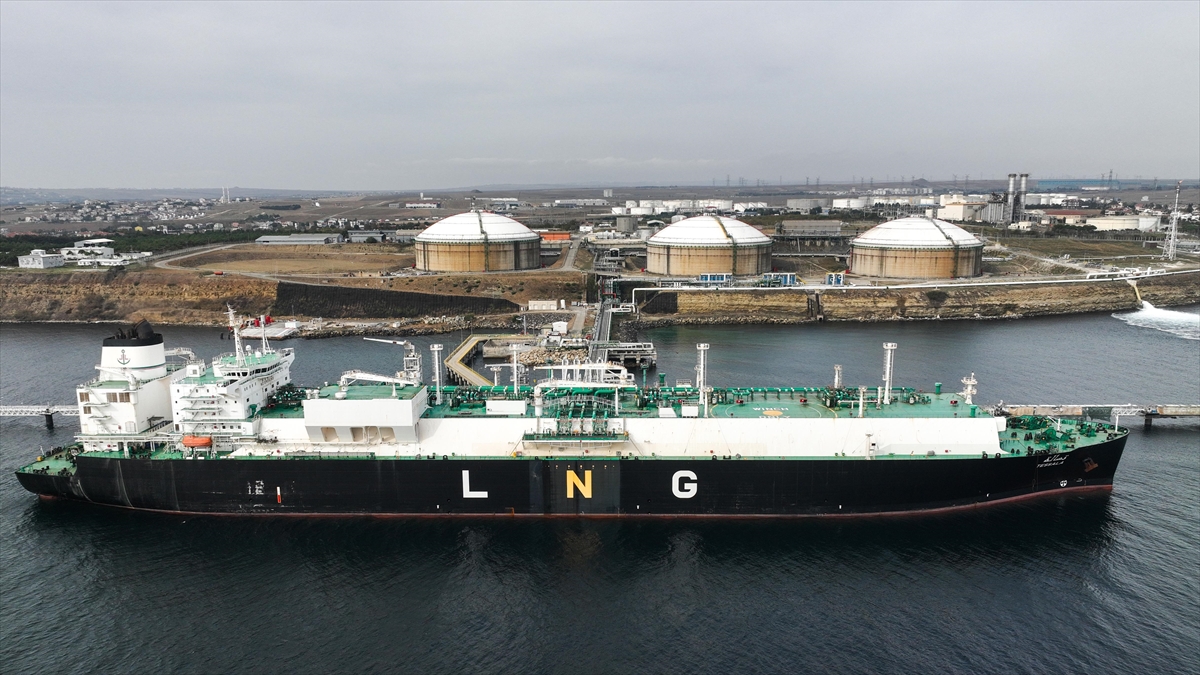 Sıvılaştırılmış doğal gaz (LNG) depolama ve gazlaştırma faaliyetlerine yaklaşık 30
