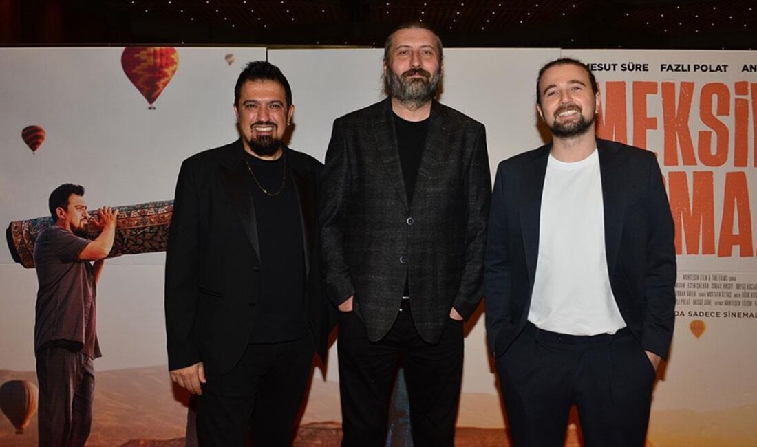 İSTANBUL (AA) – Mecidiyeköy Torun Center’da galası gerçekleştirilen filmin başrol
