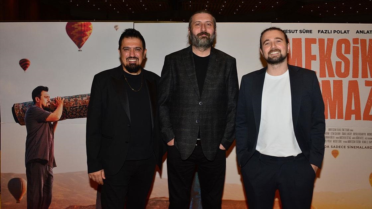 İSTANBUL (AA) – Mecidiyeköy Torun Center’da galası gerçekleştirilen filmin başrol