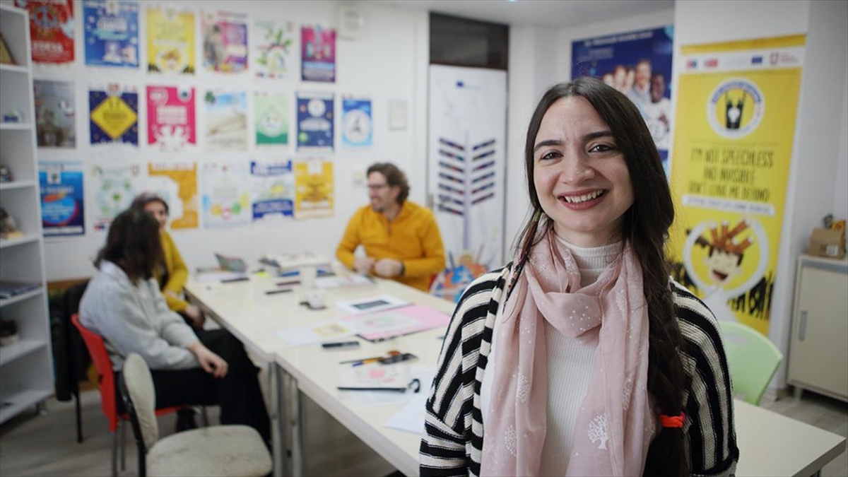 Çorum'da görev yapan İngilizce öğretmeni Melike Dibo, 10 yılda hayata