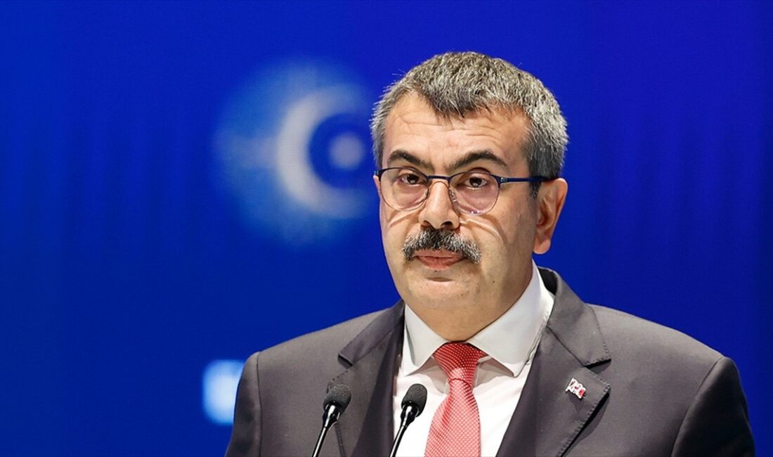 Milli Eğitim Bakanı Tekin'den ara tatile çıkacak öğrenci ve öğretmenlere mesaj Milli Eğitim Bakanı Yusuf Tekin, 2023-2024 eğitim öğretim yılının ilk