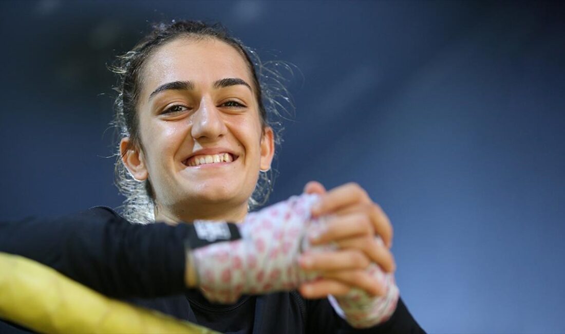 Milli kick boksçu Berfin Yeşilfidan, geçen yıl İtalya'da düzenlenen Dünya