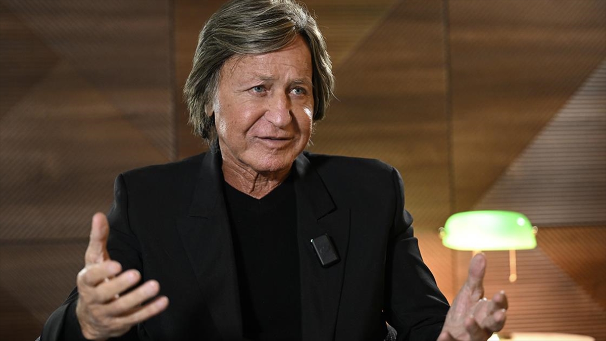 Dünyaca ünlü Filistin kökenli Amerikalı modeller Bella ve Gigi Hadid'in