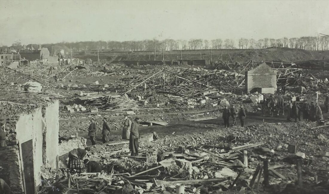 Monarşilerden yeni ulus devletlere giden yol: Birinci Dünya Savaşı Bazı monarşilerin yıkılıp yerlerine yeni ulus devletlerin tarih sahnesinde ortaya