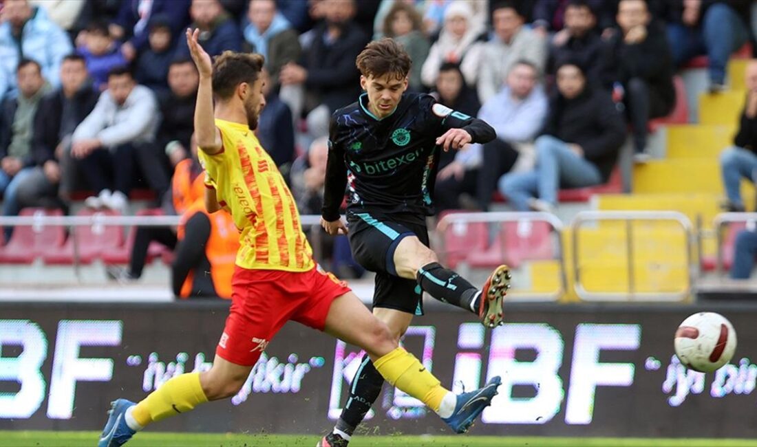 Trendyol Süper Lig'in 13. haftasında oynanan Mondihome Kayserispor-Yukatel Adana Demirspor