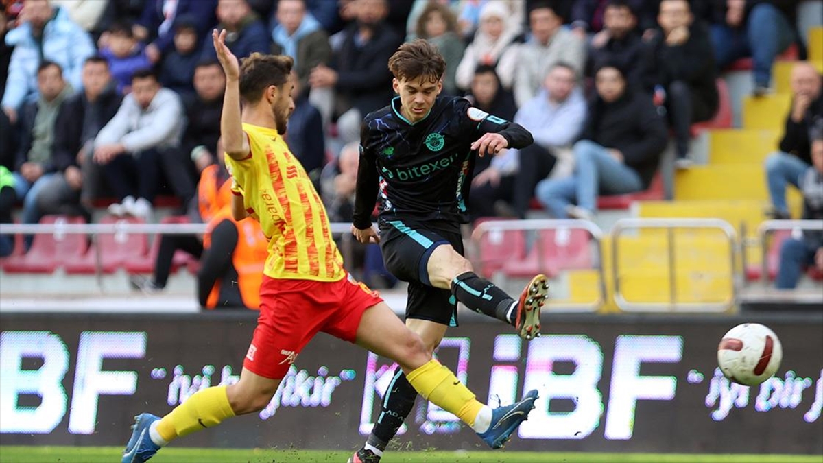 Trendyol Süper Lig'in 13. haftasında oynanan Mondihome Kayserispor-Yukatel Adana Demirspor