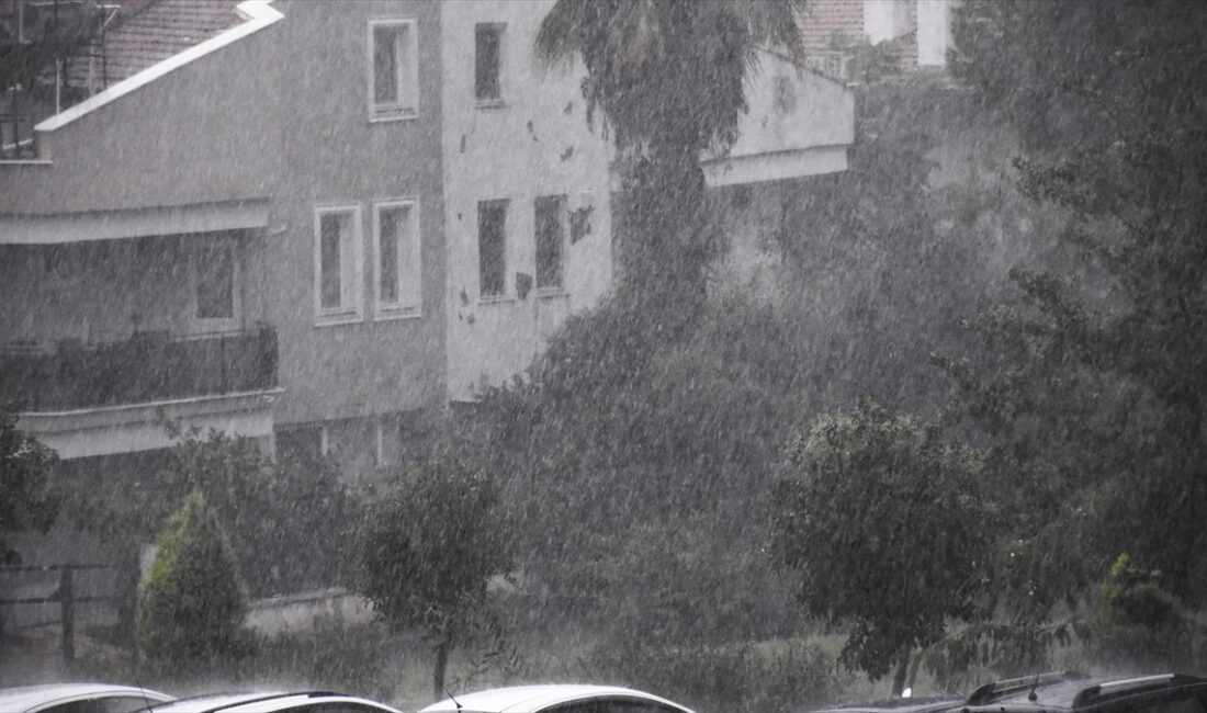 Muğla ve Aydın kıyılarında, bu gece saatlerinden itibaren gök gürültülü