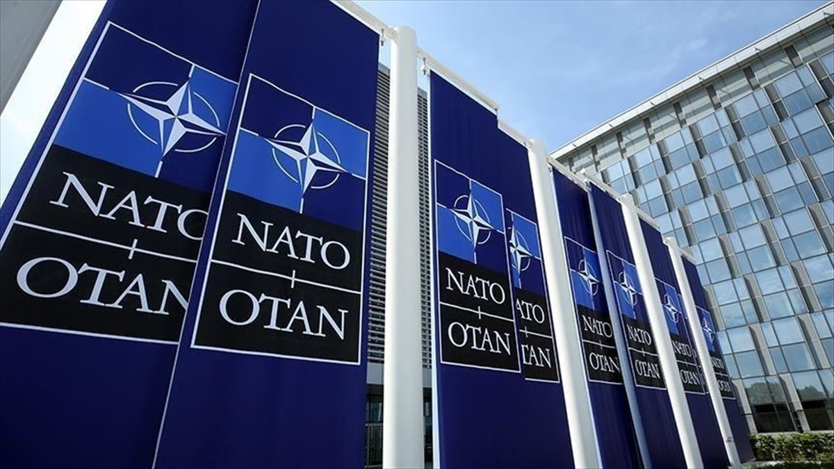 NATO Genel Sekreter Yardımcısı Mircea Geoana, Rusya'nın Ukrayna'ya karşı savaşının