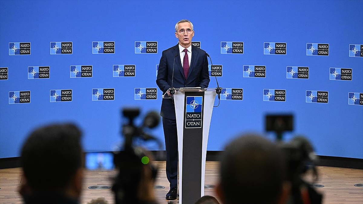 NATO Genel Sekreteri Jens Stoltenberg, Rusya'nın Ukrayna'daki savaşta yüzlerce uçak,