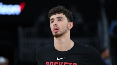 Amerikan Basketbol Ligi'nde (NBA) Houston Rockets forması giyen milli oyuncu