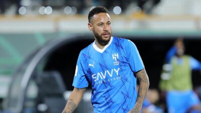 Brezilyalı yıldız futbolcu Neymar, sakatlığı nedeniyle sahalardan 10 ay uzak