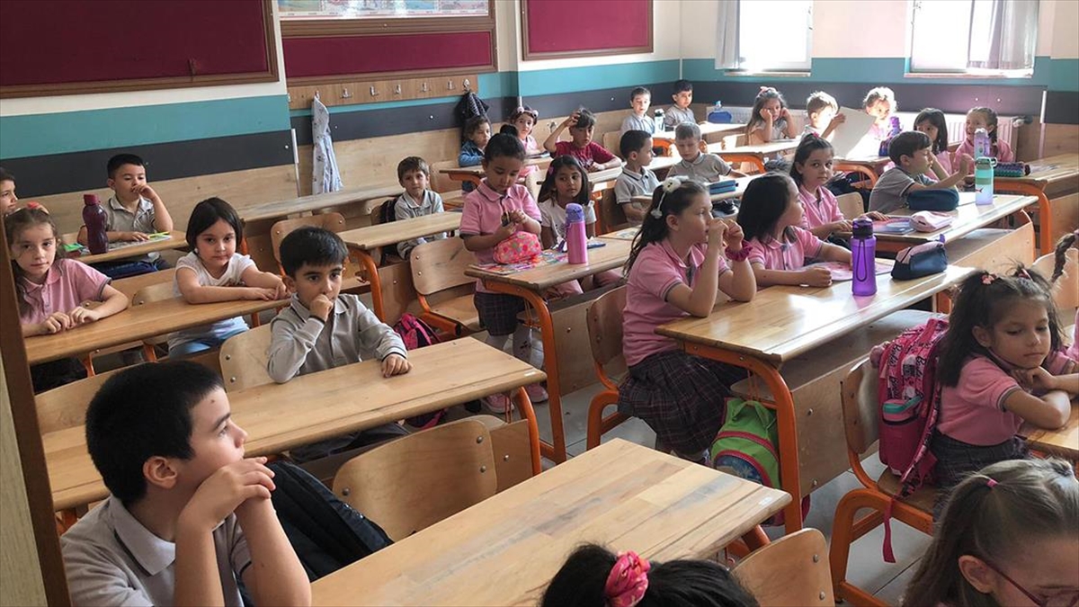 Milli Eğitim Bakanlığına (MEB) bağlı ilk ve ortaöğretim kurumlarındaki yaklaşık