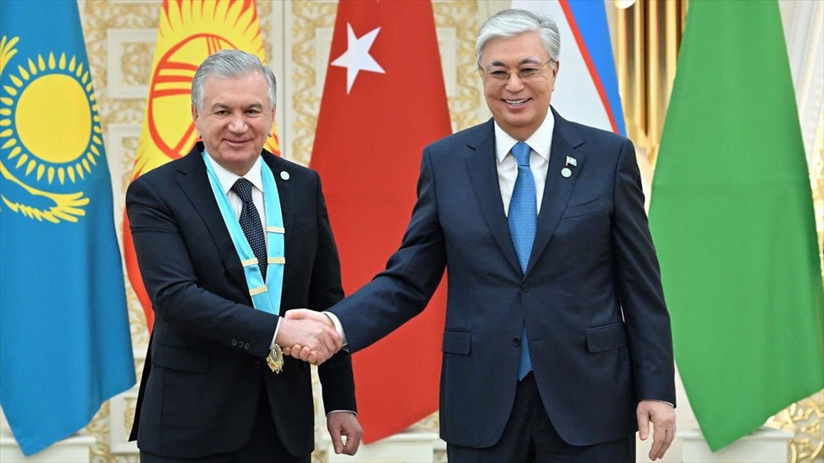 Özbekistan Cumhurbaşkanı Şevket Mirziyoyev'e, Astana'daki Türk Devletleri Teşkilatı (TDT) 10.
