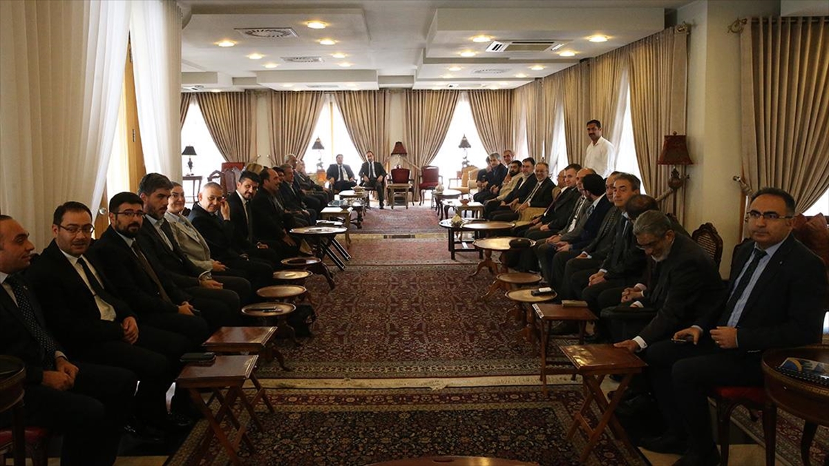 Pakistan'da faaliyet gösteren Türk şirketlerinin temsilcileri, başkent İslamabad'da tanışma toplantısında
