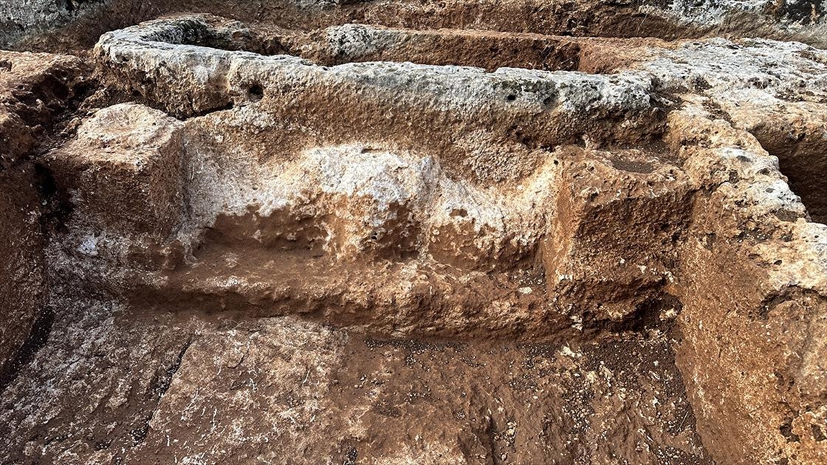 Adıyaman'daki Perre Antik Kenti'nde devam eden kazı çalışmalarında, Roma dönemine