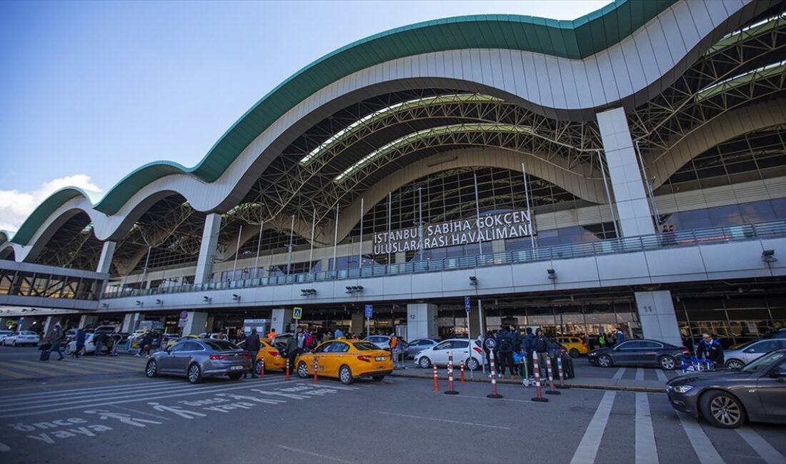 İstanbul'da beklenen olumsuz hava koşulları nedeniyle Sabiha Gökçen Uluslararası Havalimanı'nda