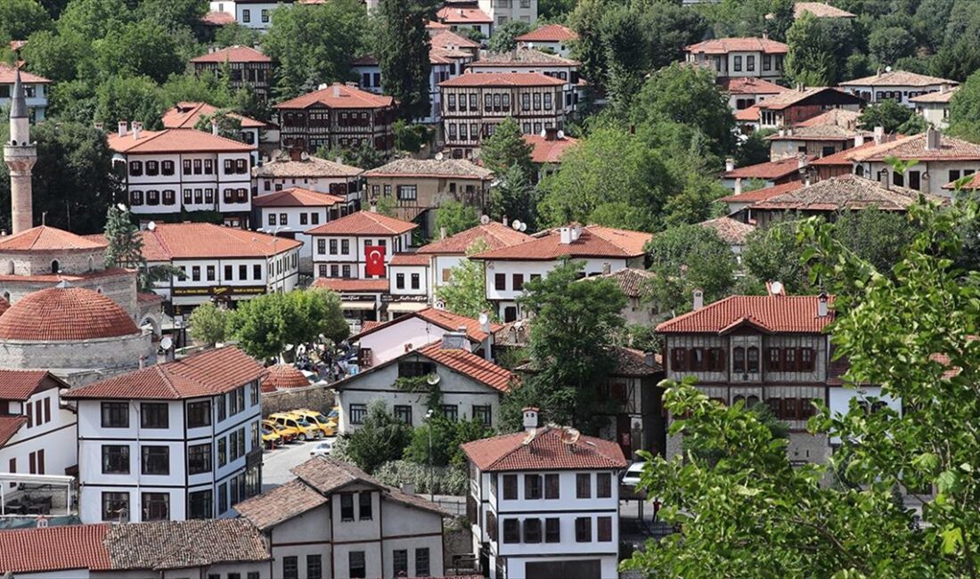 KARAB&Uuml;K (AA) – Osmanlı d&ouml;neminden bug&uuml;ne aslını koruyarak gelen han,