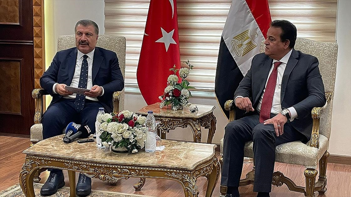Sağlık Bakanı Koca, Gazze'ye yönelik sağlık yardımları ile kanser hastalarının