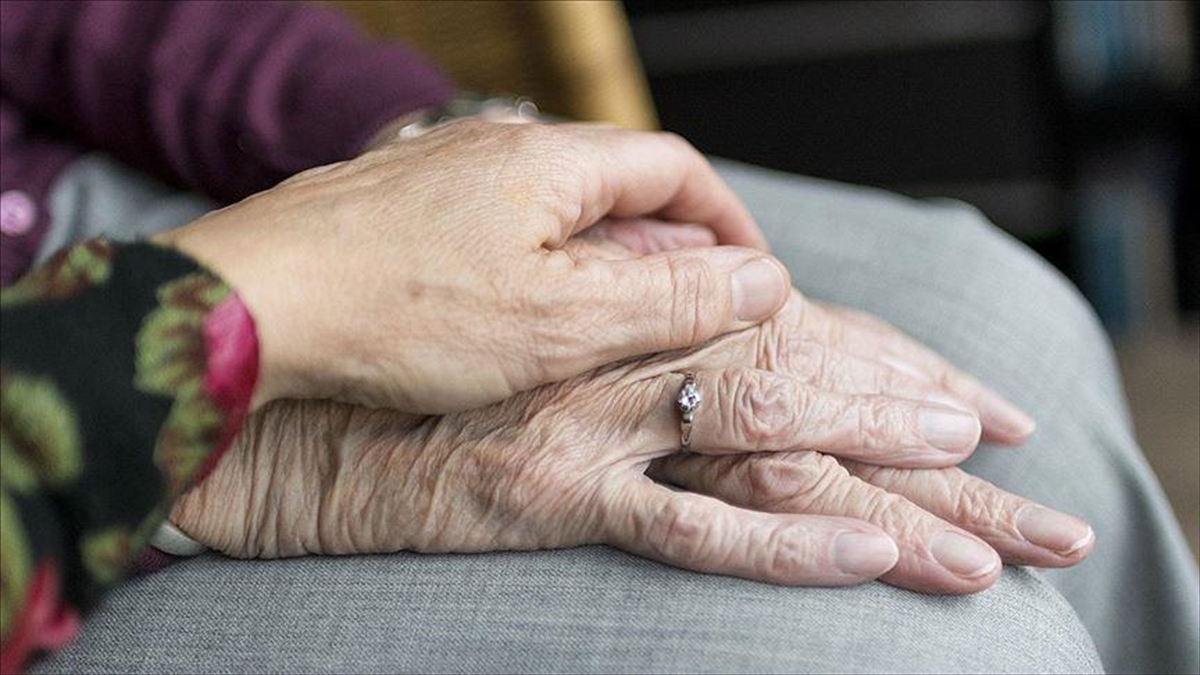 Sağlık Bakanlığınca, 80 yaş ve üzeri bireylerin üretken yaşam sürdürebilmelerini
