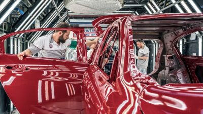 Ocak-ekim döneminde Türkiye'nin taşıt ihracatının yüzde 20,1'ini karşılayan Sakarya, dış