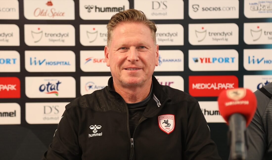 Trendyol Süper Lig ekiplerinden Yılport Samsunspor'un teknik direktörü Markus Gisdol,