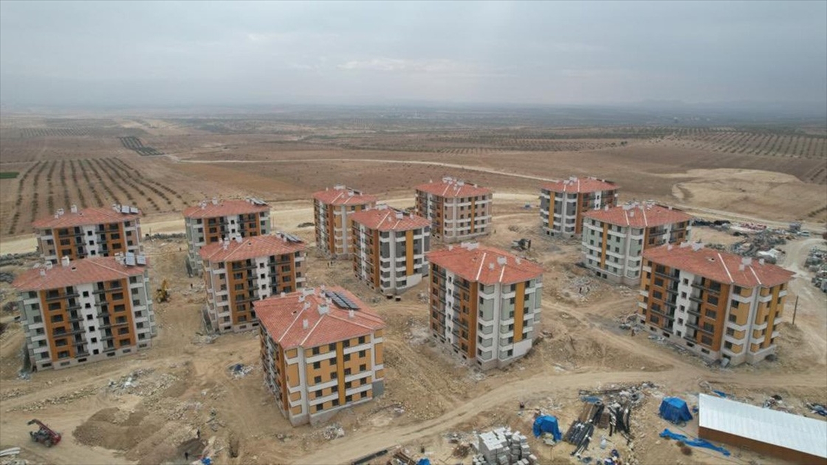 Şanlıurfa Valisi Hasan Şıldak, "Yeni yıldan itibaren 900 konut bitmiş
