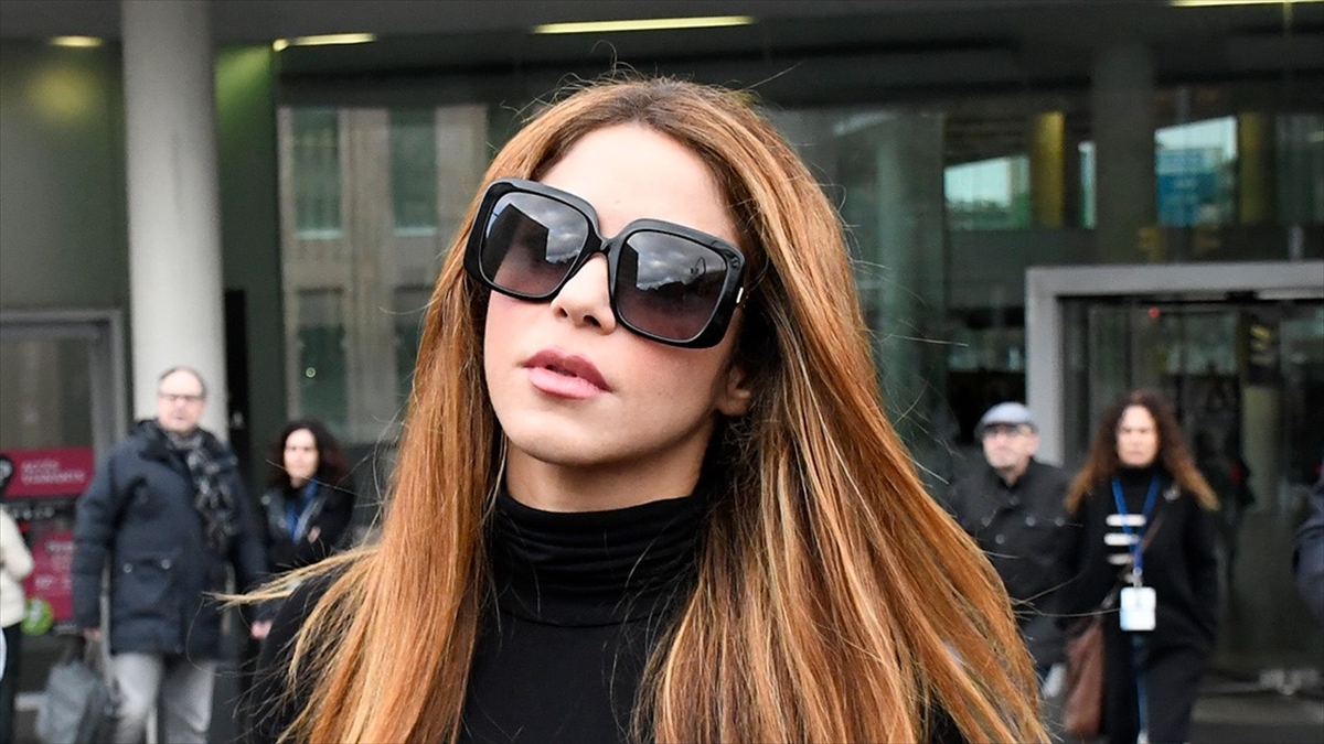 Kolombiyalı şarkıcı "Shakira" lakaplı Isabel Mebarak Ripoll, İspanya'da hakkında 8