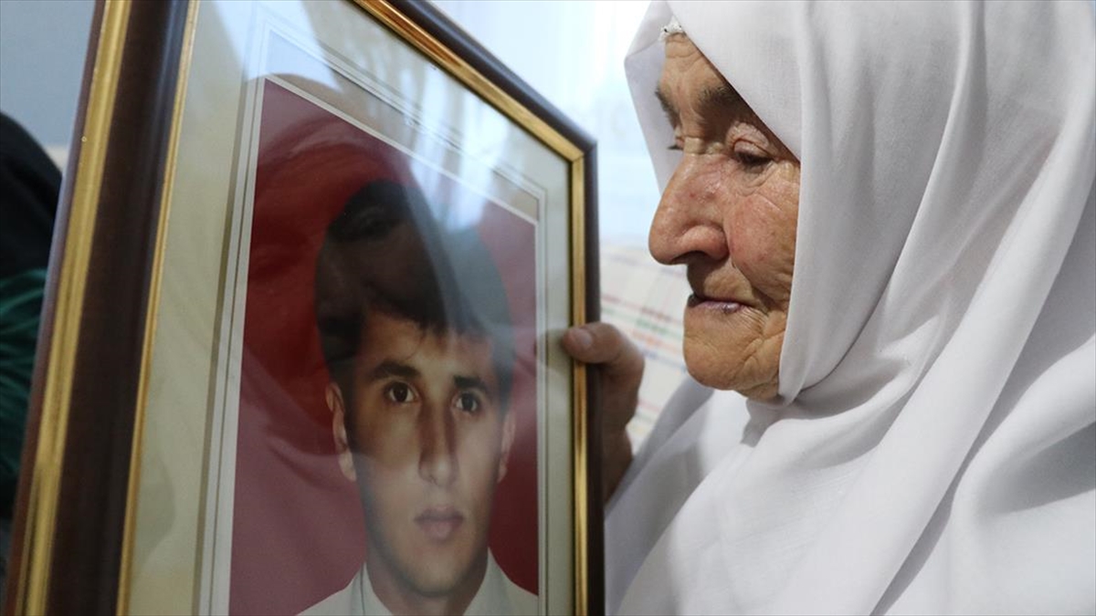 Diyarbakır'ın Bismil ilçesine bağlı Babahaki köyündeki evlerinde 1993 yılında terör