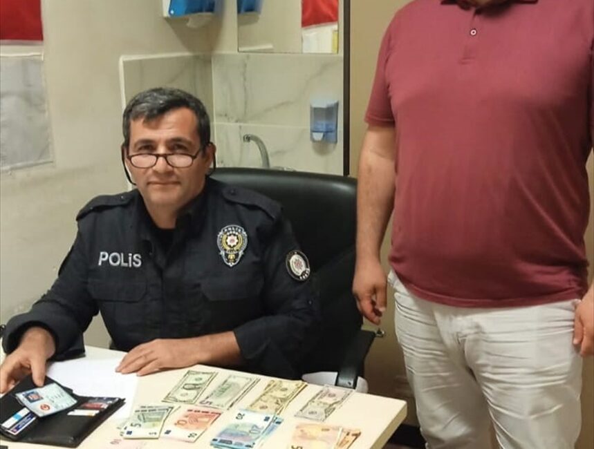 ANTALYA (AA) – Antalya'nın Serik ilçesinde hastane bankında unutulan ve