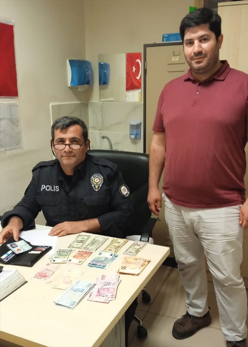 ANTALYA (AA) – Antalya'nın Serik ilçesinde hastane bankında unutulan ve