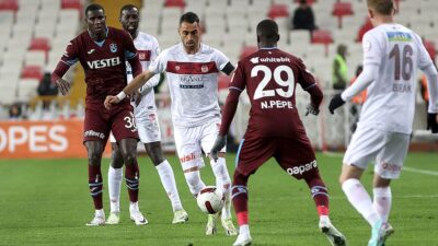 Trendyol Süper Lig'in 13. haftasında EMS Yapı Sivasspor ile Trabzonspor