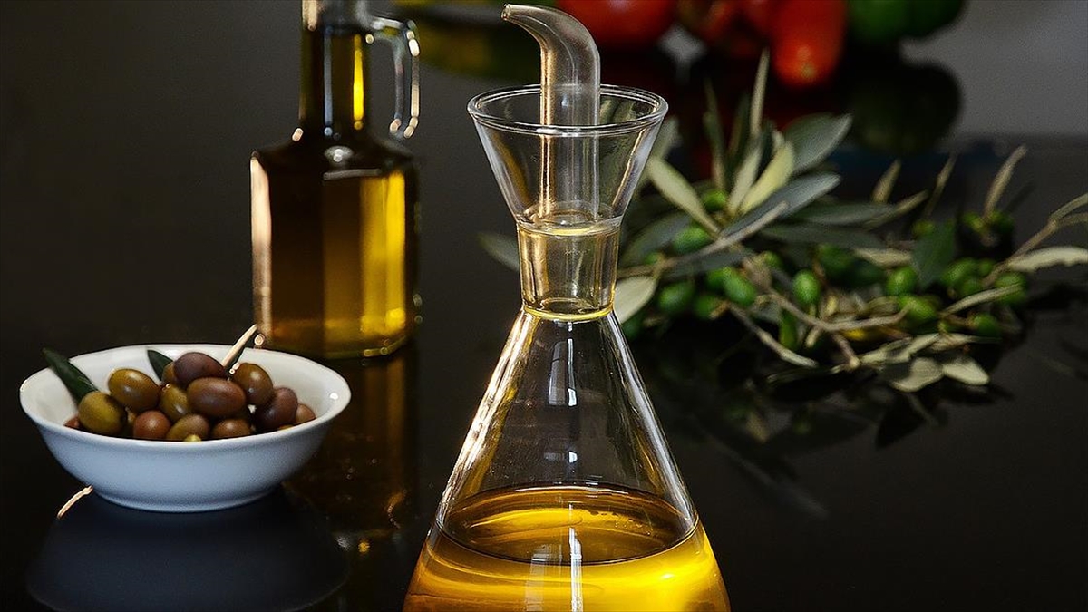 Sürek, piyasada işlem gören 5 asit rafinajlık zeytinyağı fiyatının kilogram