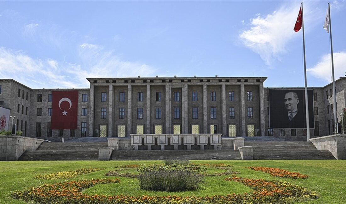 ANKARA (AA) – Mecliste sürekli işçi statüsünde istihdam edilecek 250