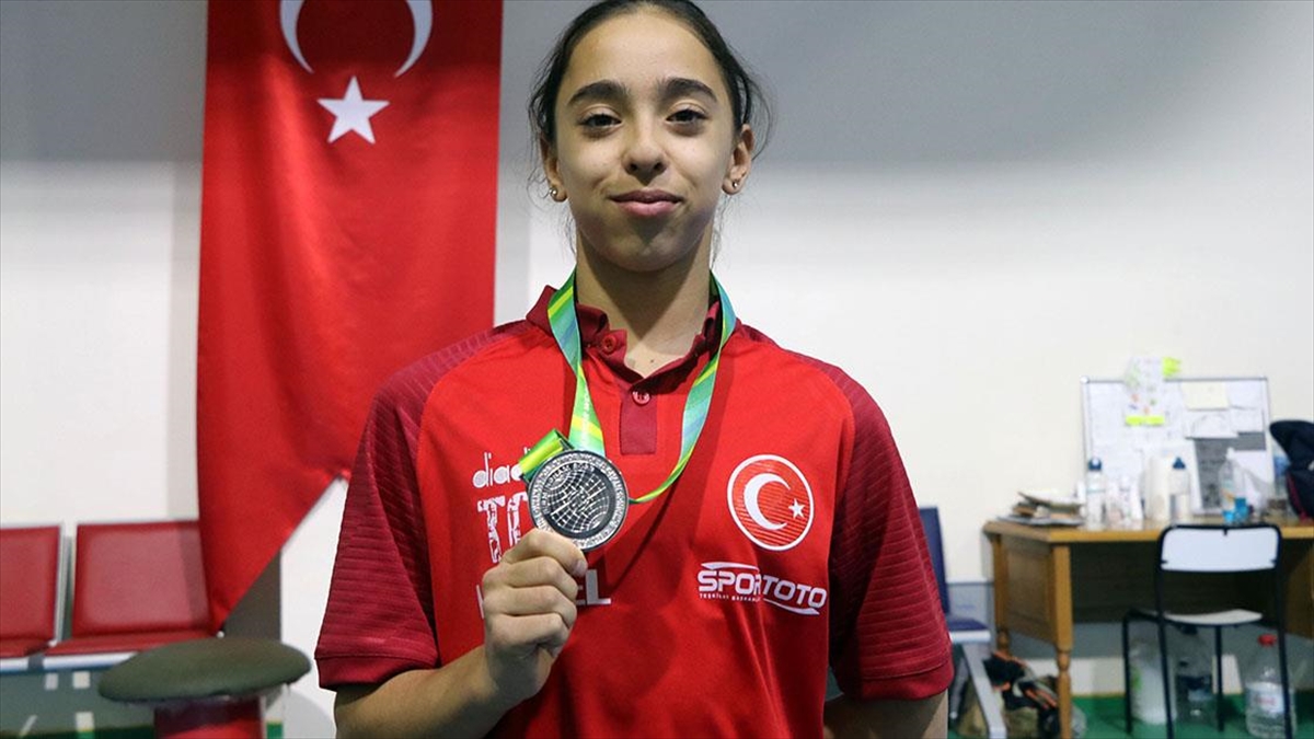 ÇANKIRI (AA) – Çankırı Gençlik ve Spor İl Müdürlüğünde cimnastik
