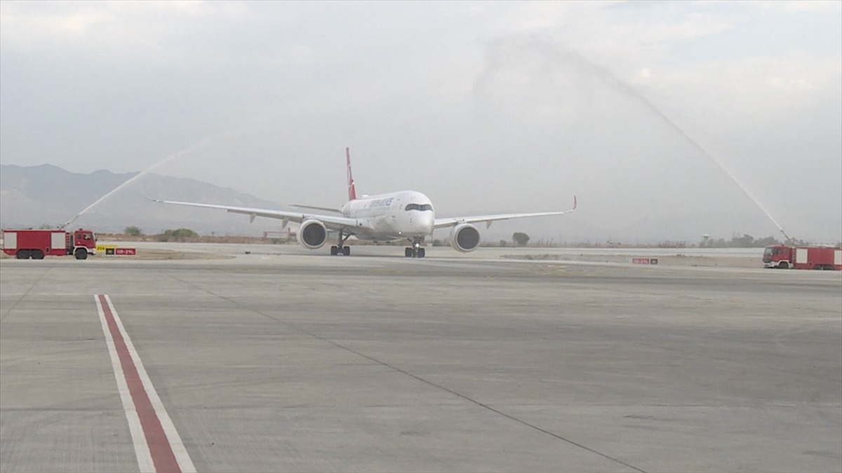 Türk Hava Yollarına (THY) ait geniş gövdeli yolcu uçağı, Kuzey