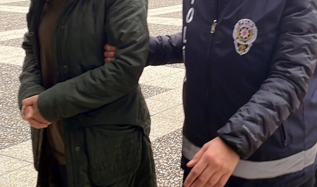 “TOKİ'den kurasız ev” vaadiyle annesi dahil 33 kişiyi dolandırdı Diyarbakır'da annesi, ablası ve yakınlarının da bulunduğu 33 kişiden 10