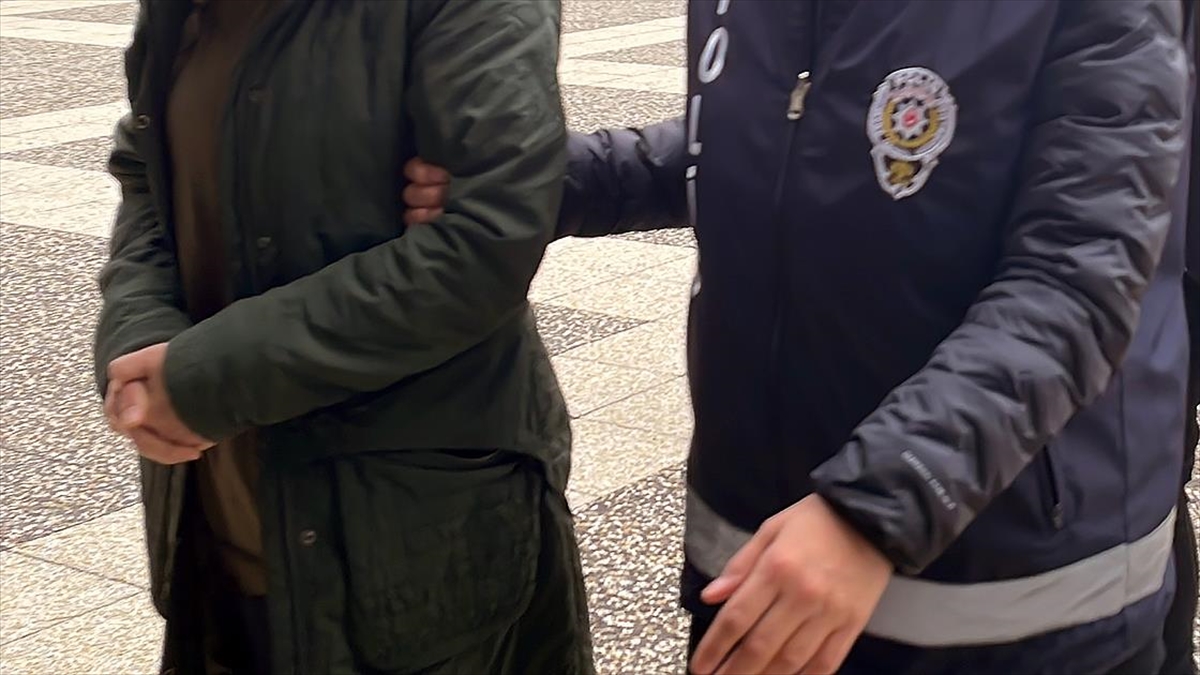 Diyarbakır'da annesi, ablası ve yakınlarının da bulunduğu 33 kişiden 10