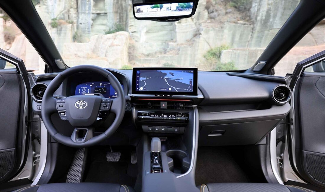 - Toyota'nın Türkiye’deki fabrikasında üretilen ve tamamen yenilenen C-SUV modeli