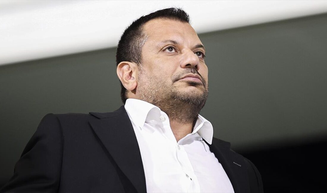 Trabzonspor Kulübü Başkanı Ertuğrul Doğan, görüş ayrılıklarını bir kenara bırakarak