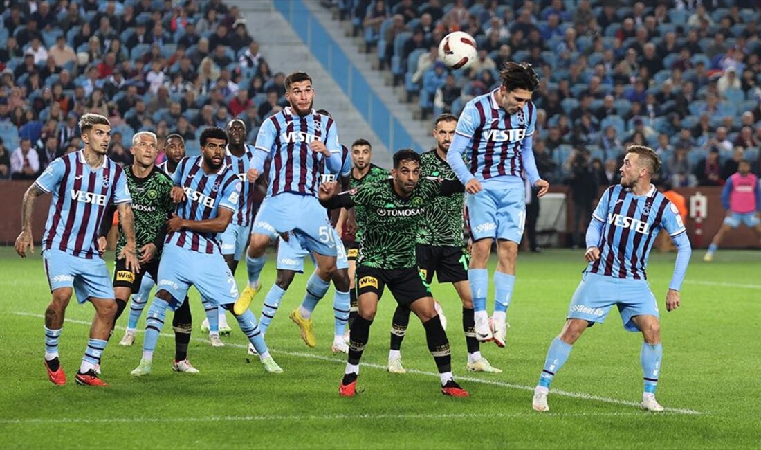 Trendyol Süper Lig'in 12. haftasında Trabzonspor, TÜMOSAN Konyaspor'u 2-1 yendi.