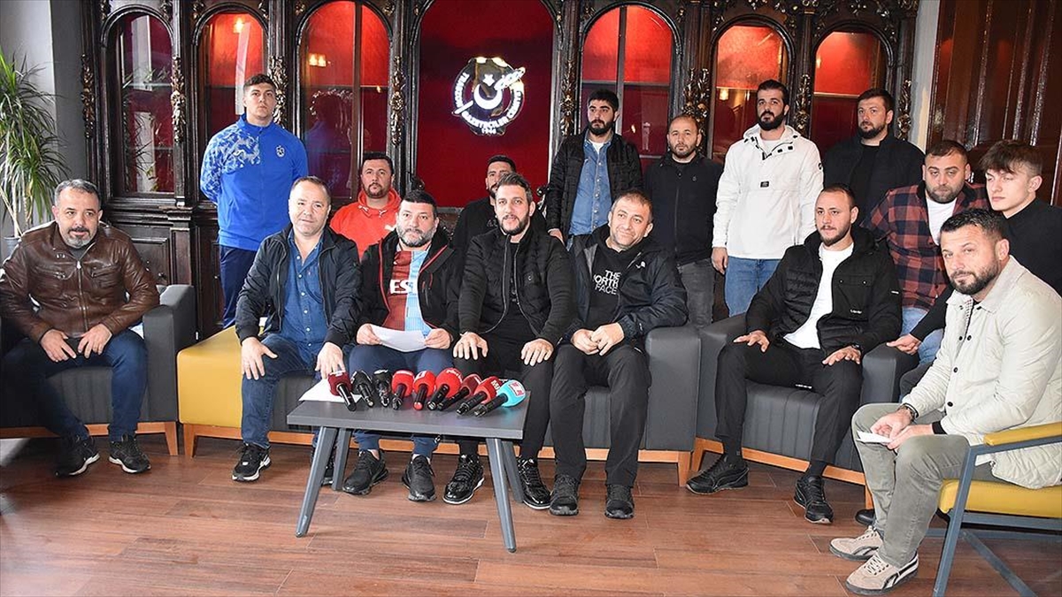 Trabzonspor taraftar grupları, İsrail'in Filistin'e yönelik saldırılarını protesto etmek için