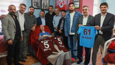 Trabzonsporlu futbolcular Berat Özdemir ve Muhammet Taha Tepe, halk dilinde