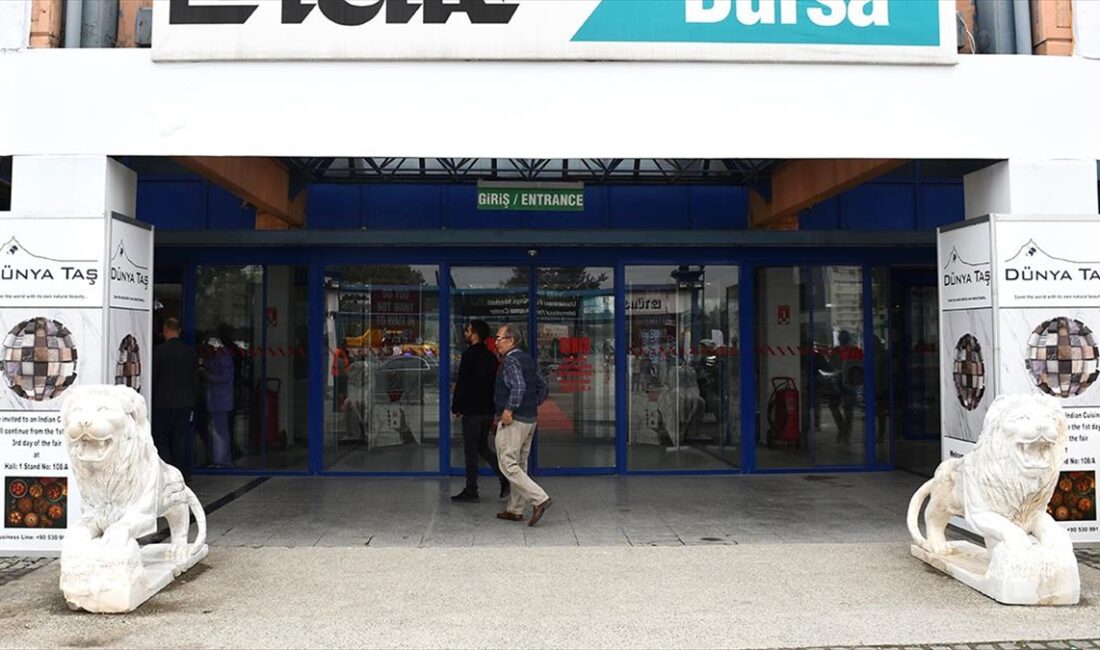 Türkiye fuarcılık sektörünün, Kovid-19 salgınının etkisinde geçen 2021'in ardından geçen
