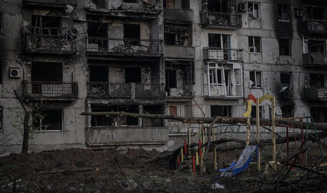 Rusya-Ukrayna Savaşı'nın sürdüğü Ukrayna'nın Donetsk bölgesinde iki ordu arasında adeta