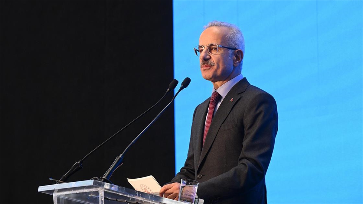 Bakan Uraloğlu, hem yurt içinde hem de yurt dışında sefer