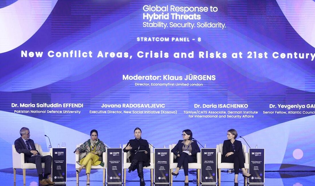 Cumhurbaşkanlığı İletişim Başkanlığının İstanbul'da düzenlediği Uluslararası Stratejik İletişim Zirvesi'nde (Stratcom