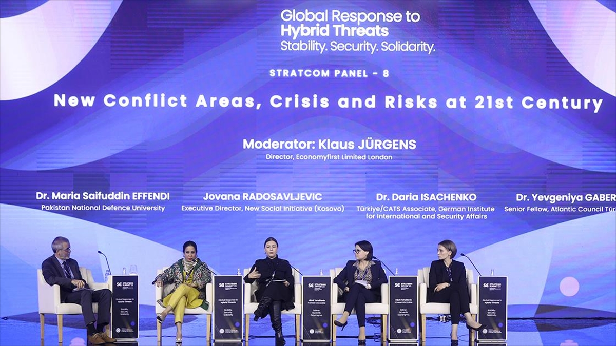 Cumhurbaşkanlığı İletişim Başkanlığının İstanbul'da düzenlediği Uluslararası Stratejik İletişim Zirvesi'nde (Stratcom