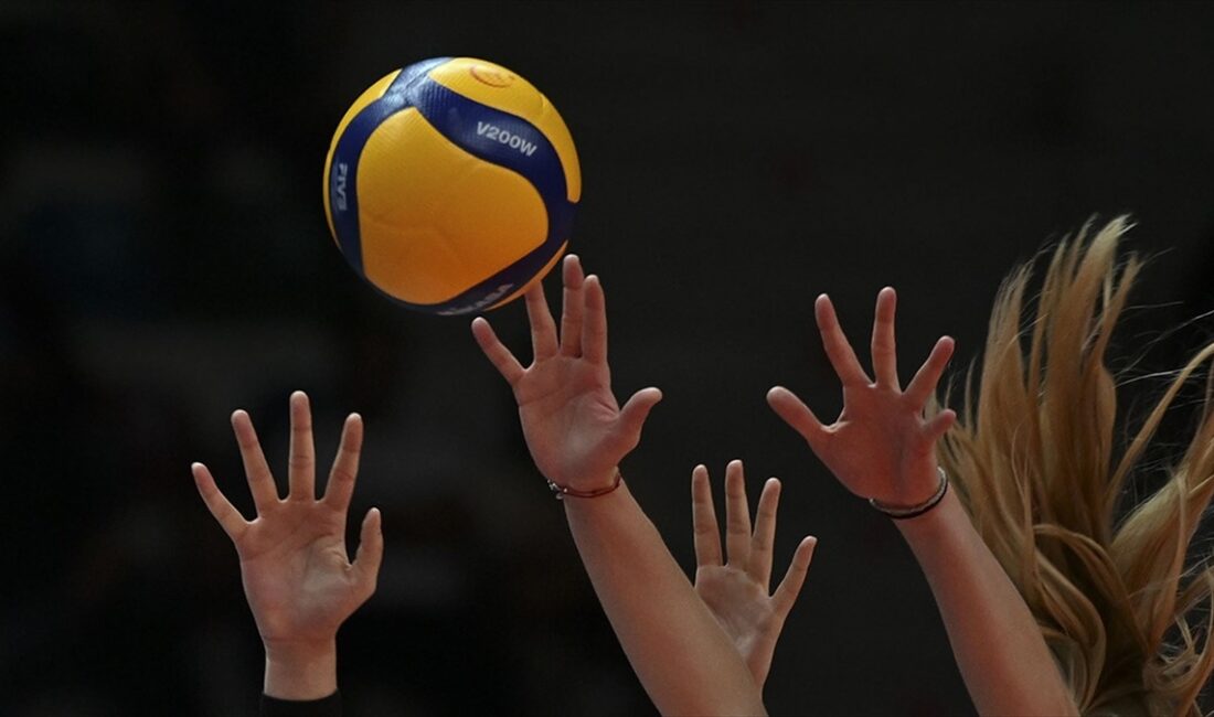 Vodafone Sultanlar Ligi'nin 10. haftasında VakıfBank, derbi müsabakasında Fenerbahçe Opet'i