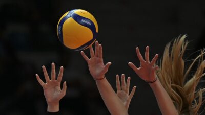 Vodafone Sultanlar Ligi'nin 10. haftasında VakıfBank, derbi müsabakasında Fenerbahçe Opet'i